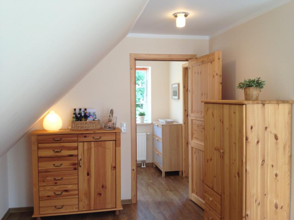 Haus Stoertebeker Appartements - Hotel Garni, Seebad Lubmin Ruang foto