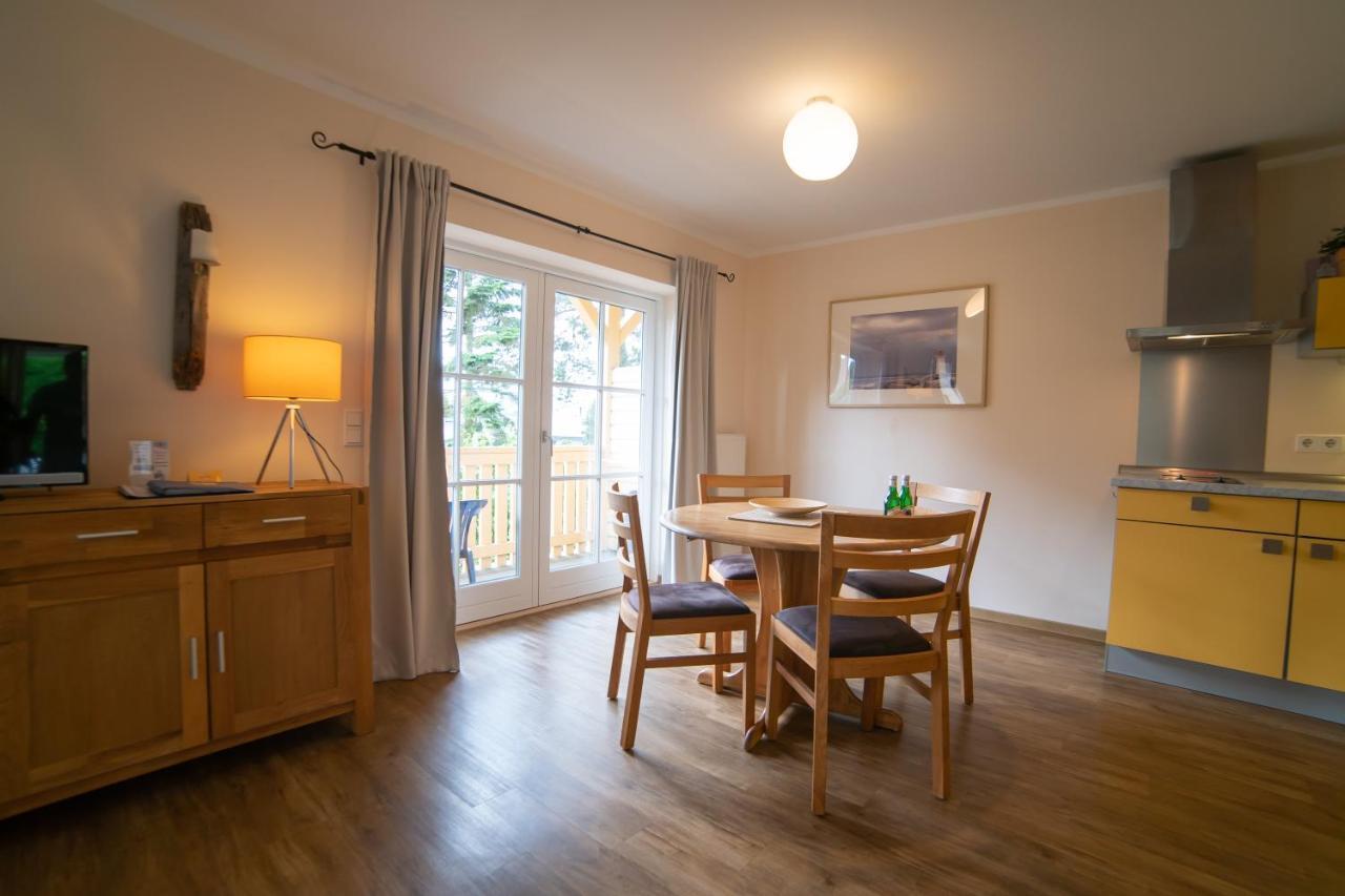 Haus Stoertebeker Appartements - Hotel Garni, Seebad Lubmin Bagian luar foto